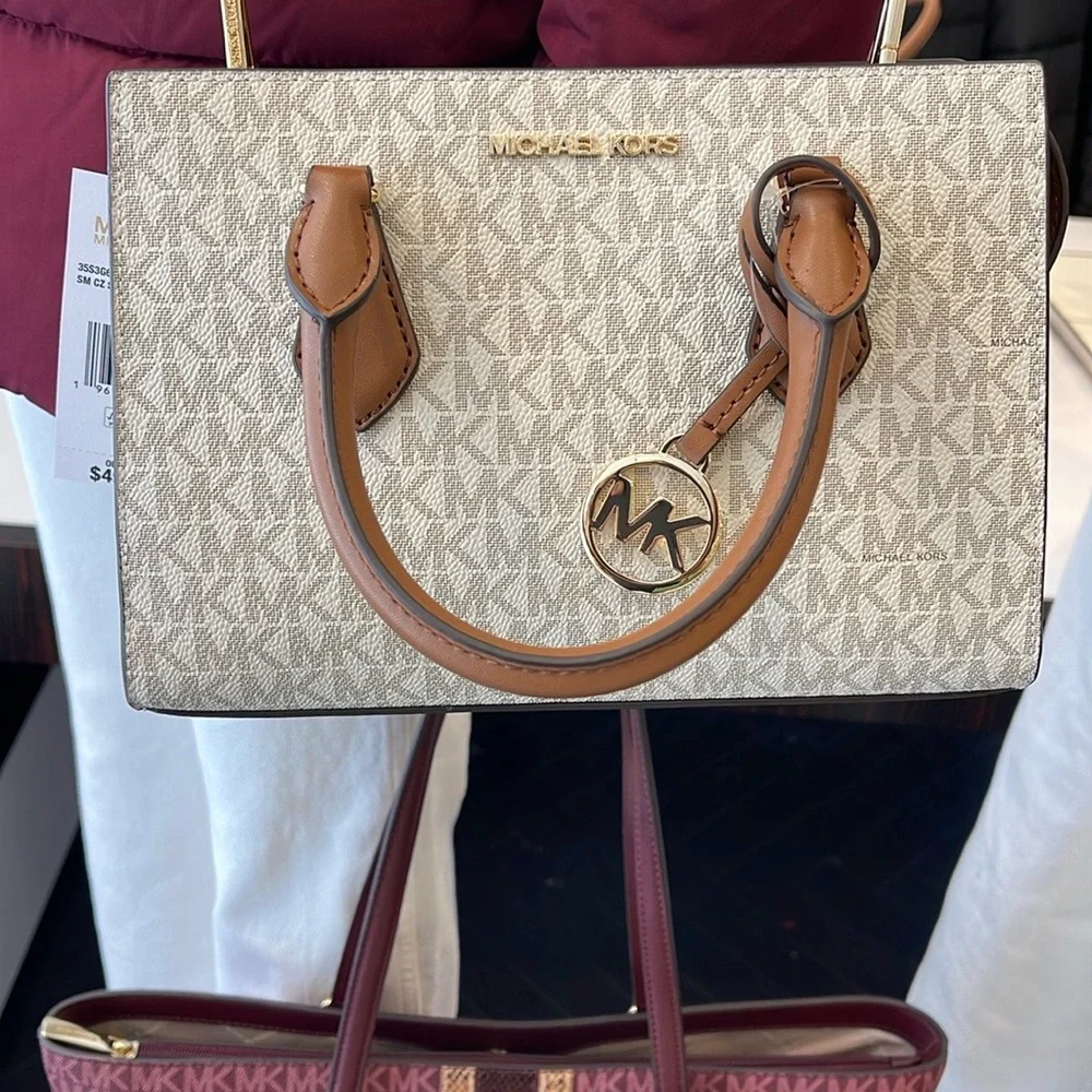 Michael Kors Small Sheila Satchel Crossbody Vanilla NWT